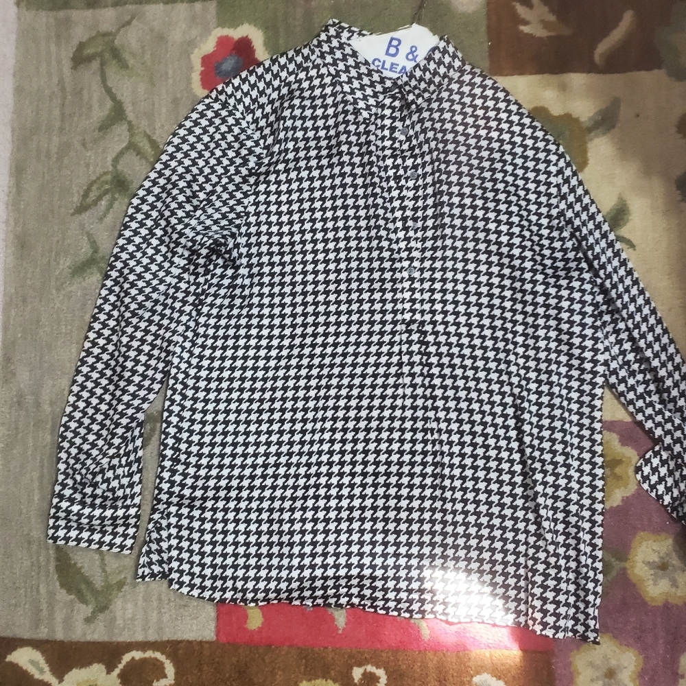 EUC BLOUSE 100% polyester (feels like silk)